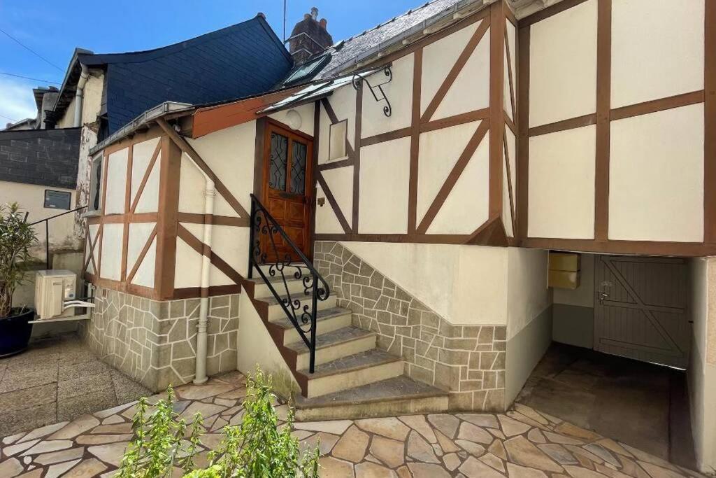 Centre-Ville : Maison De Charme - Secteur Calme Laval  Exterior photo